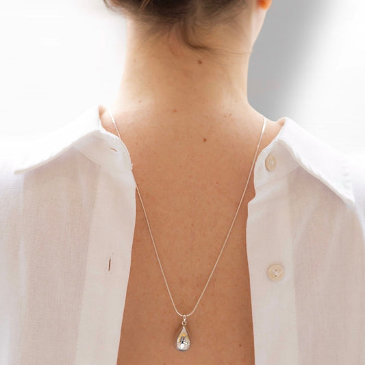 Lucent Necklace