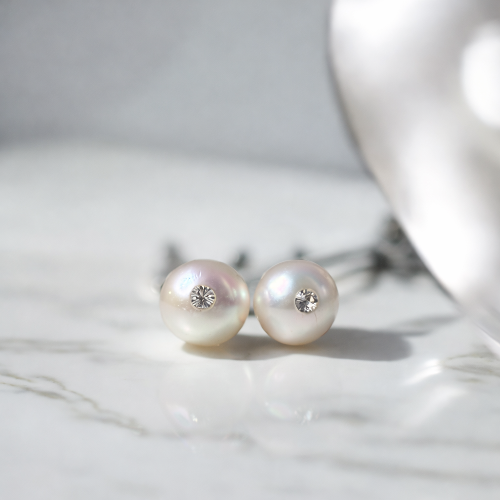 Pearl Glow Stud Earrings